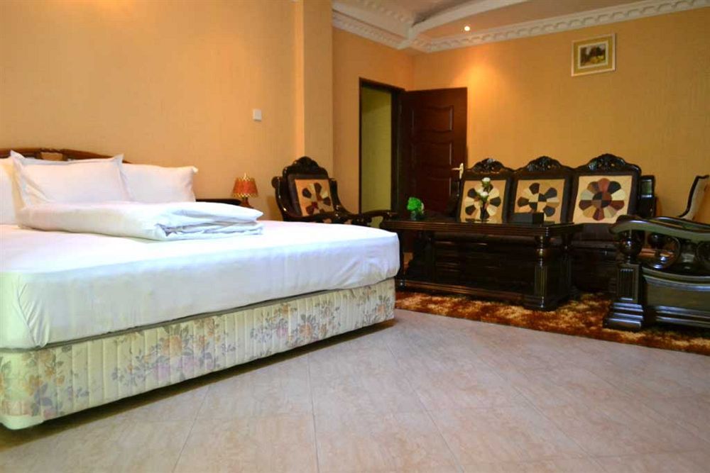 Biraj International Hotel Kampala Buitenkant foto